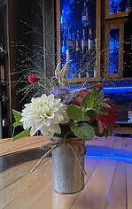 Deluxe Medium Arrangement/Centerpiece